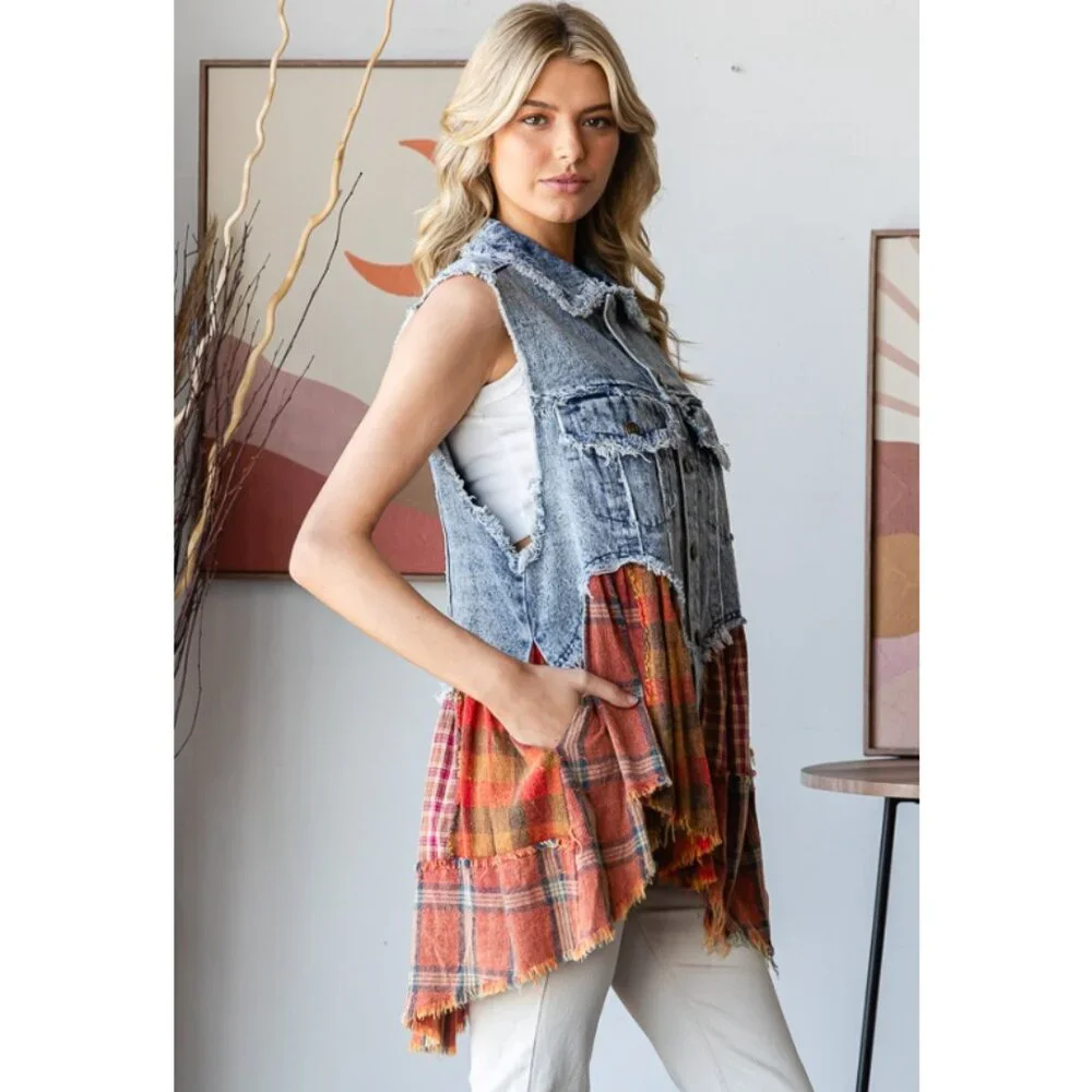 Oli & Hali Denim and Plaid Sleeveless Top - Picture 3 of 7